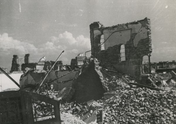 <strong>Muranów</strong>, 1945