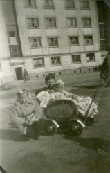 1957 rok, grupka dzieci