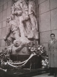 Szymon Kalenberg przy Pomniku