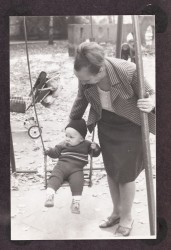 Babcia z wnuczkiem na