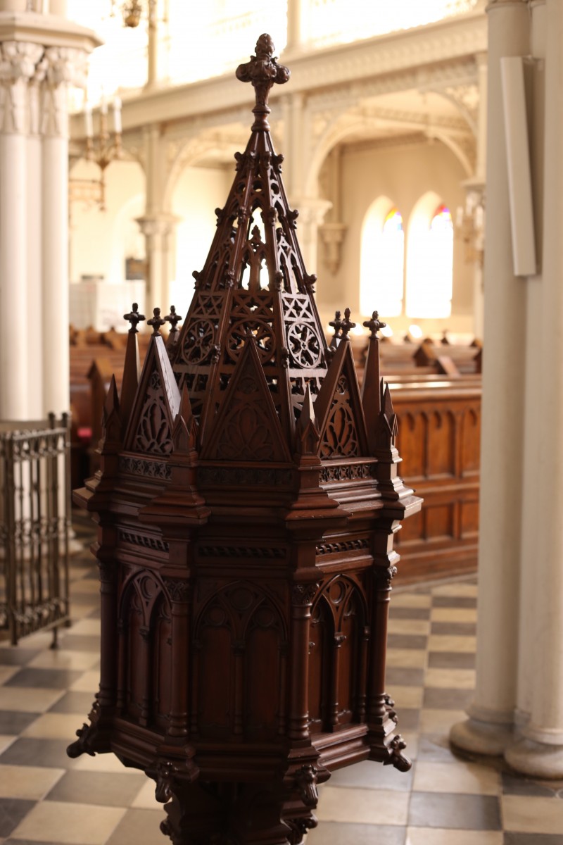 Drewniana chrzcielnica z 1880 