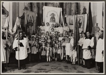 Parafianie w asyście