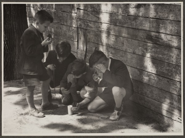 <strong>Al. Solidarności 80</strong>, 1952