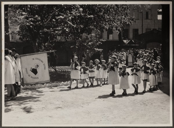 <strong>Al. Solidarności 80</strong>, 1952