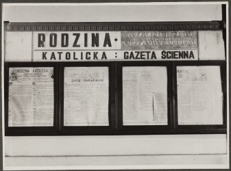 Katolicka gazetka ścienna w