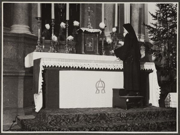 <strong>Al. Solidarności 80</strong>, 1952