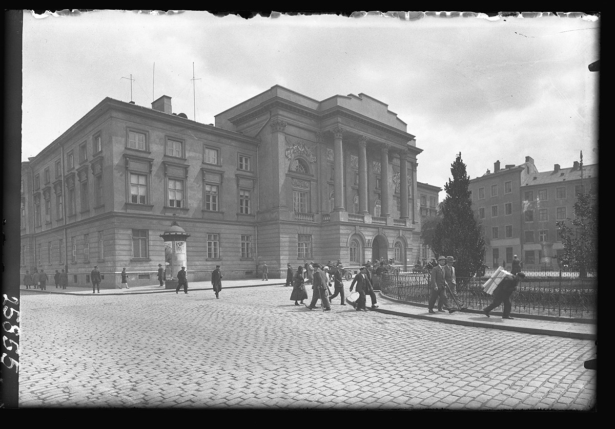 Pałac Mostowskich, widok od 