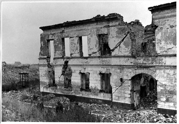 <strong>Dzielna 60</strong>, 1945
