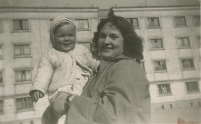 Mama, dziecko i muranowski