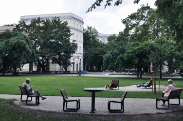 Skwer przed Okrąglakiem