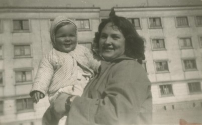 Mama, dziecko i muranowski