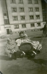 1957 rok, grupka dzieci